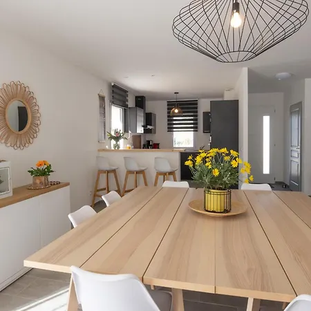 Des Vignes Piscine & Clim Villa *